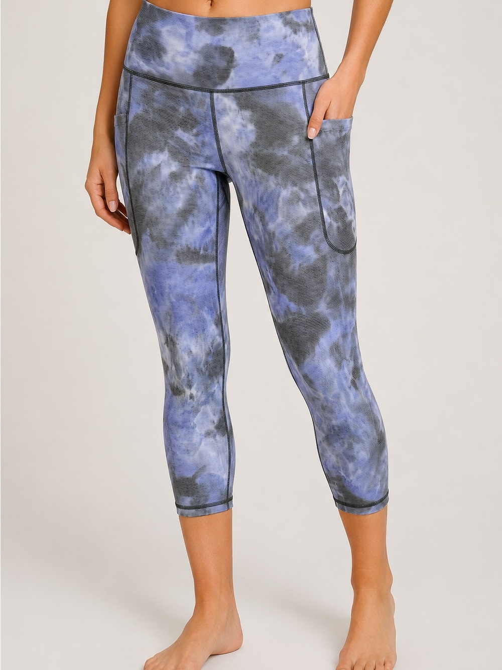 Athleta Salutation Stash Pocket II Capri Leggings L Blue/Gray Tie Dye Pockets